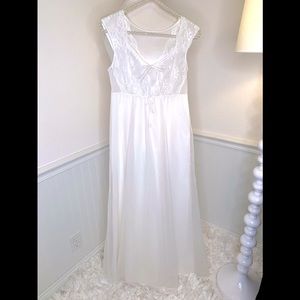 Vintage Elegant floor night gown